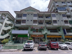 Api Api Guesthouse 533 by Oyo Rooms