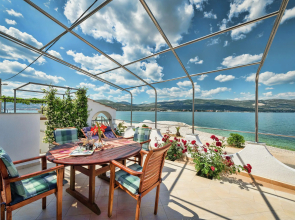 Modern Apartment in Arbanija with Hot Tub