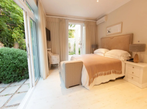 Sea Five Boutique Hotel