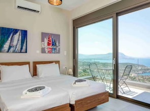 A Gorgeous Villa in Kokkino Horio