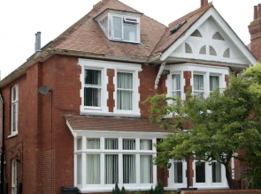 Fabulous,3 bedrooms, garden, hot tub, sleeps 8.