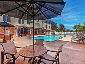 Holiday Inn Express & Suites Eagle Pass by IHG