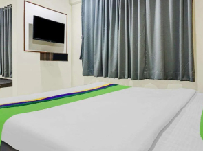 Treebo Trend Emerald Tree Chakan