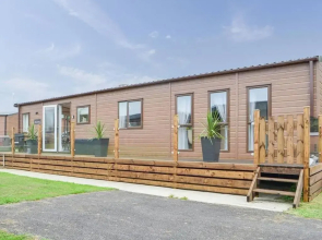 Luxury boutique style lodge with hot tub