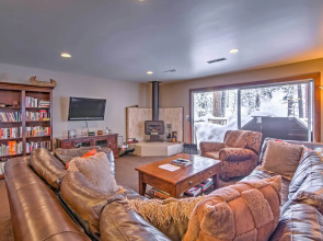 Private Deck & Community Pool: Incline Village Gem