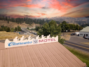 Clearwater 12 Motel