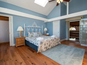 2-story 5 Bed, 5.5 Bath Oceanfront Home Sleeps 18, 4-seat Golf Cart is Included