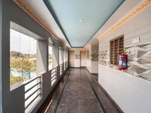 Oyo 27967 Hotel Kr Bhavan