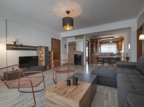 Theano Apartment by Rentalspro