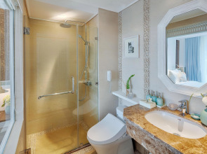 Au Lac Charner Hotel