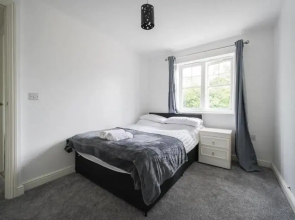 3bed Maidstone Stay - Wifi, Parking, London Access