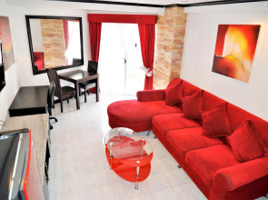 Beach Condo Jomtien Pool View Large Modern 1 Bedroom Kitchen
