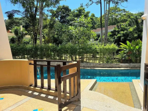 Hotel and Beach Bungalow at Lanta Resort