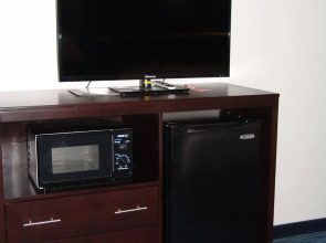 Clarion Pointe Downtown