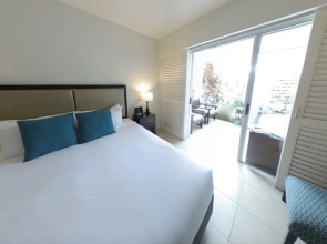 4111 Beach Club Direct Pool Access