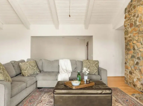 Resort-style Estate w/ Pool, Game Room & Tennis Court Near Wineries The Tennis Ranch by Avantstay