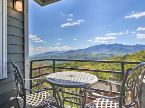 Studio ~ 3 Mi to Great Smoky Mountain Nat'l Park!