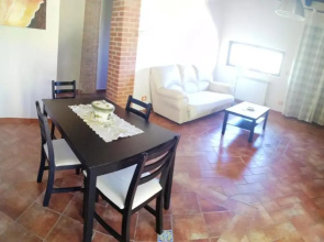 One bedroom appartement with city view enclosed garden and wifi at Caltanissetta