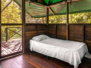 Chaltunha Hostel Flores Island