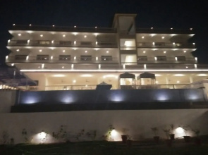 Aarya Boulevard by OYO Rooms