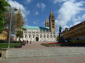 Király Str Apartman with free parking