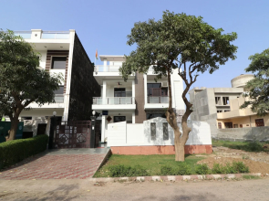 OYO 13195 The Abodes Guest house