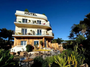 L Almanarre Hotel