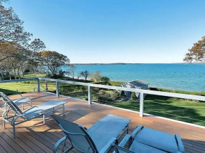 Sunset Villa by Rove Beachfront w Deck Pool