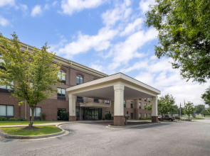 Comfort Suites At WestGate Mall