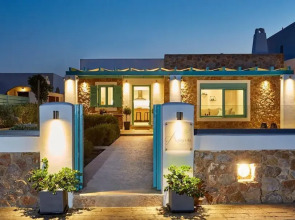 Almyriki Beach Villa Santorini 3 Bedroom Villa With Private Pool