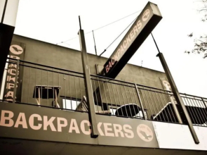 Eagles Nest Backpackers