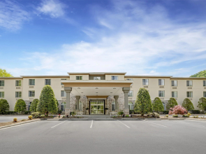 Best Western Plus River Escape Inn & Suites
