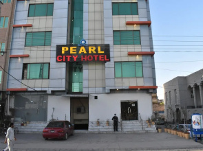 Pearl City Hotel