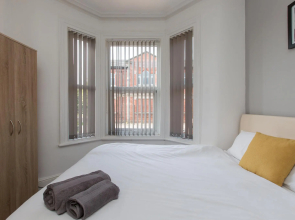 Townhouse @ 27 Electricity St Crewe