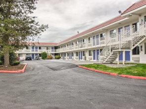 Motel 6 Everett, WA - South