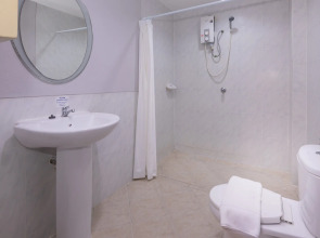 Robin’s Nest Guesthouse & Restaurant