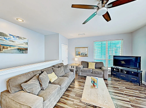 New Listing! Lakeside W/ Pool, Near Beach 4 Bedroom Home