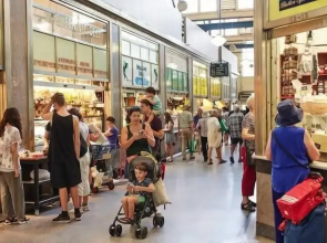 Melbourne CBD-private rooms guests Hse.