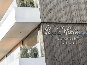 La Paula Apartments & Suites