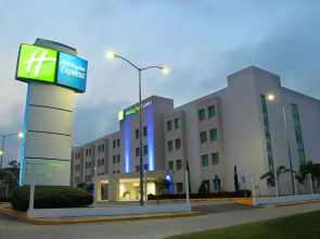 Holiday Inn Express Paraiso Dos Bocas