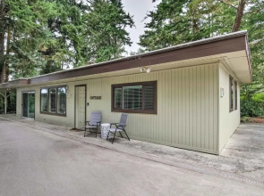 Coos Bay Retreat < 2 Mi to Marina & Casino!
