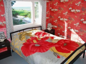 Karineeme Holiday House