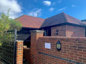 The Estate - 11 Bed - Sleeps 22 - Private Garden