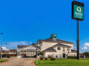 Quality Inn & Suites  Fort Worth - Fossil Creek