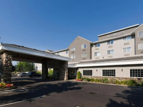Country Inn & Suites by Radisson, Portland International Airport, OR