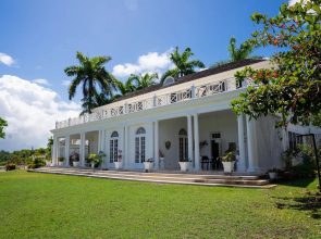 Amazing Family Retreat In Montego Bay! Enjoy A Private Pool And Breathtaking Views! 4 Bedroom Villa by Redawning