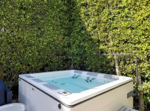 Stone Lagoon by Avantstay Steps to the Beach + Backyard Oasis!