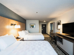 Holiday Inn Newark International Airport by IHG