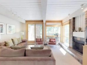 Ski In, Ski Out 2 Bedroom Gold-rated Condo in Snowmass Village With Pool and Hot Tubs