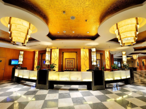 Luxemon Xinjiang Hongfu Hotel